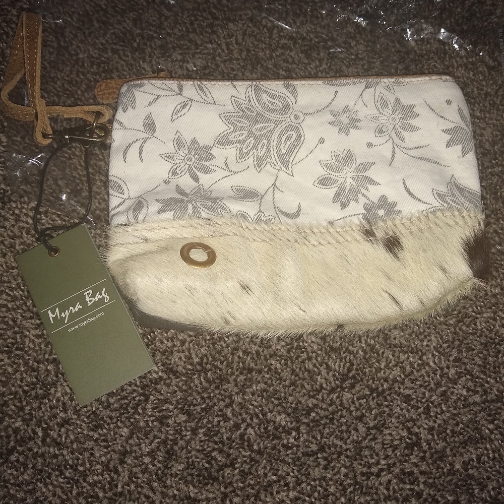 Myra wristlet large